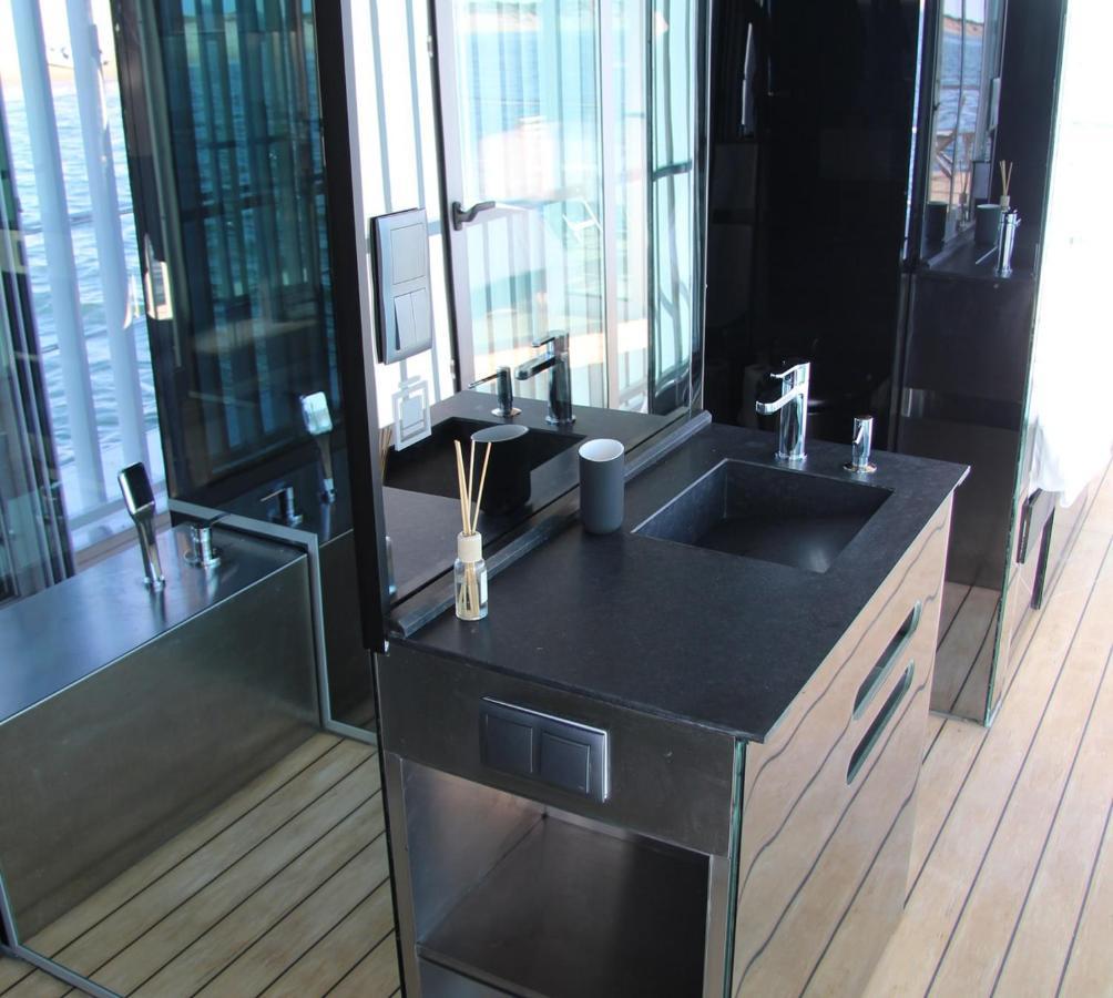 Barco Casa Botel *