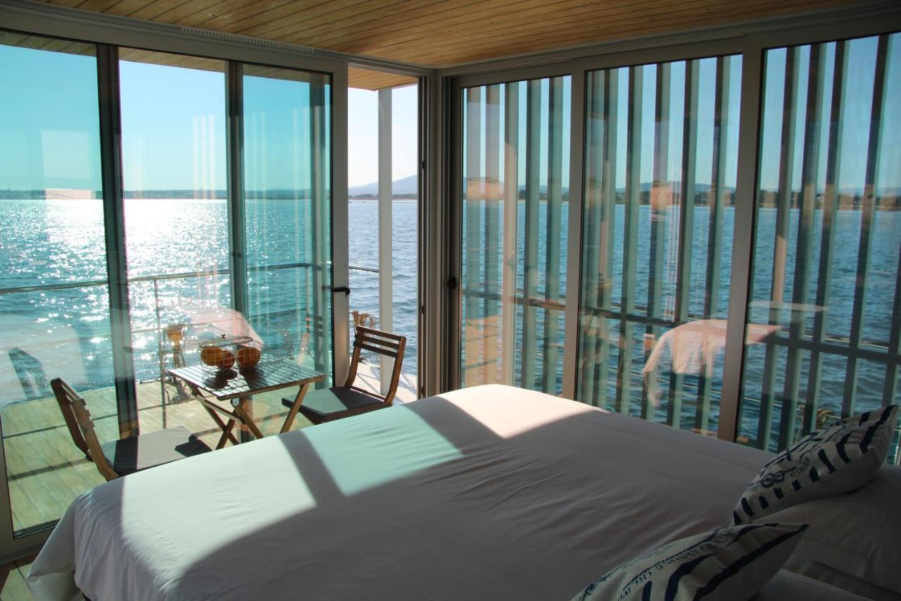 Barco Casa Hotel na wodzie *