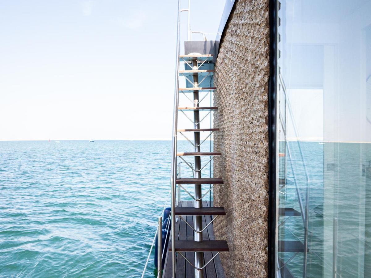 Barco Casa Hotel na wodzie Fuseta