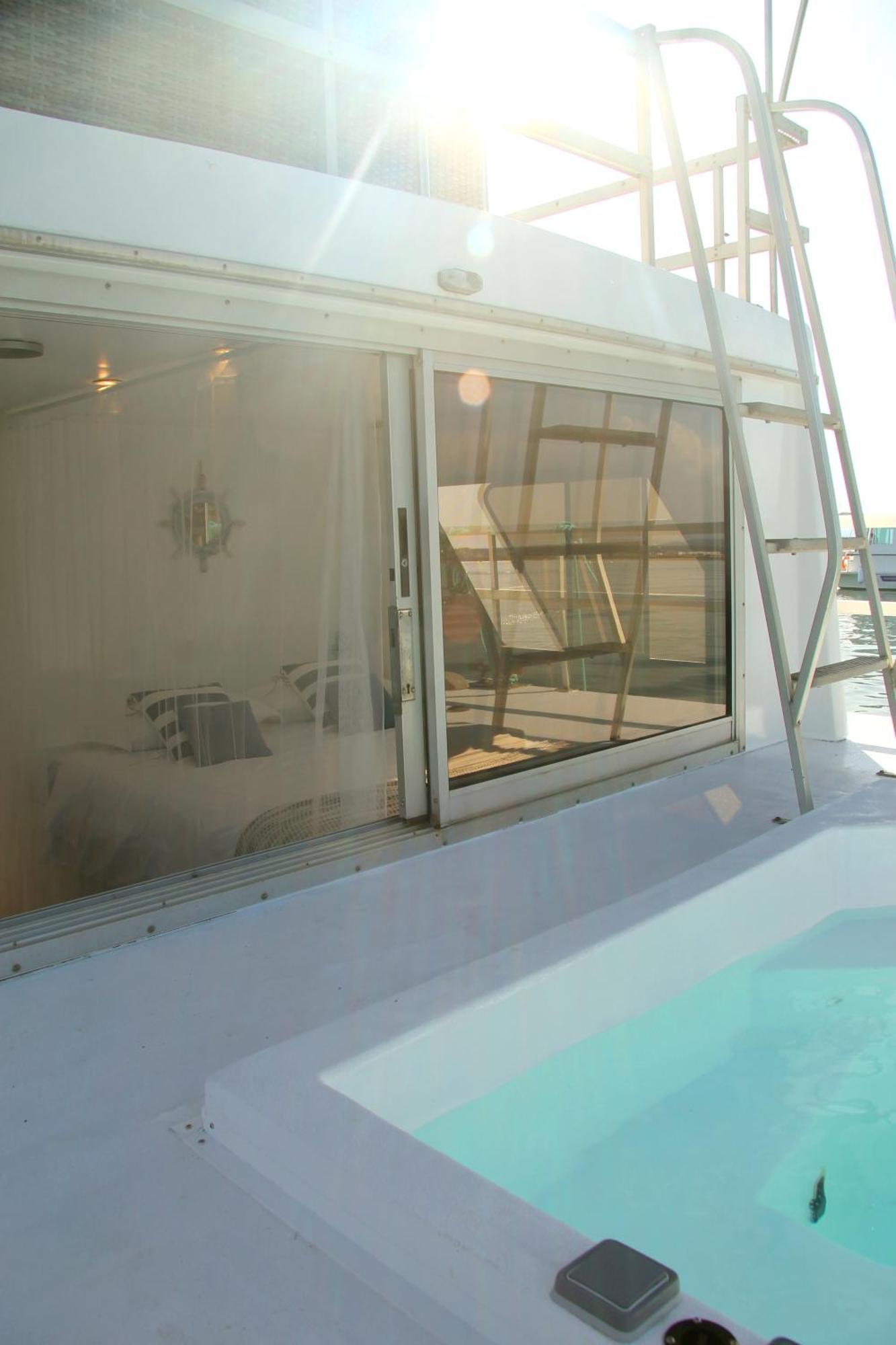Botel Barco Casa *